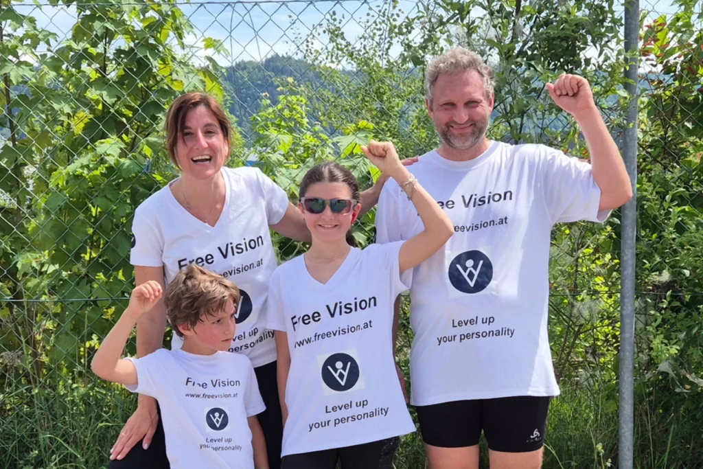 Jasmin Wildauer von Free Vision gemeinsam mit ihrer Familie